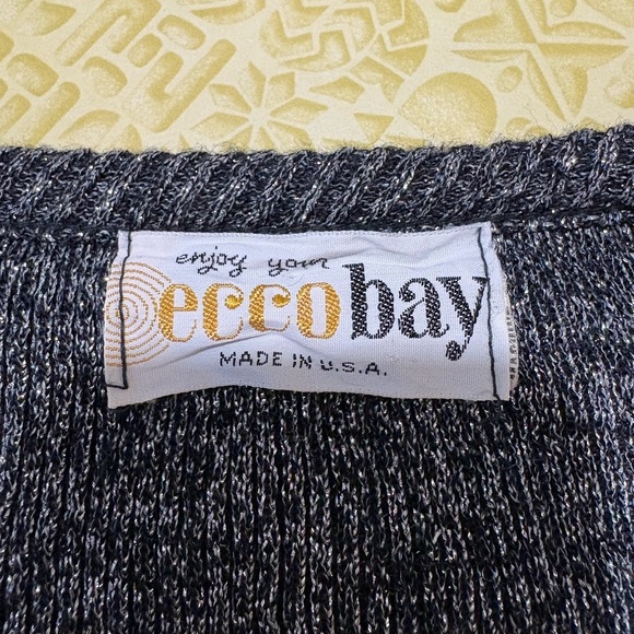 Vintage Eccobay Silver Crew Neck Sweater with Ribbed Texture - Picture 5 of 8